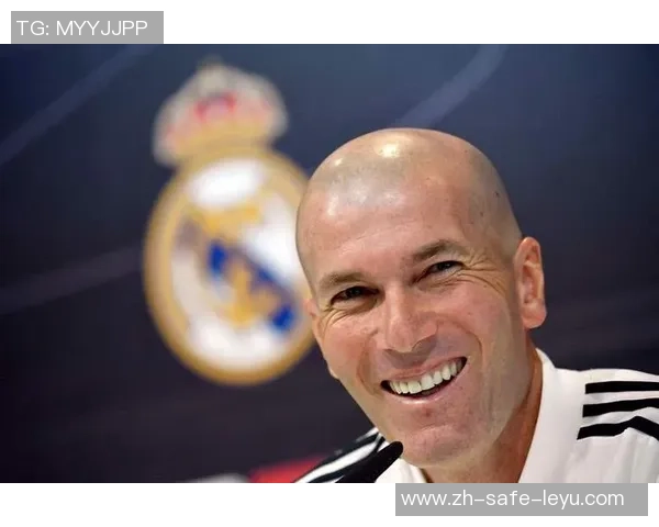 齐达内带领球队逆袭夺冠的传奇之路与足球的辉煌时刻